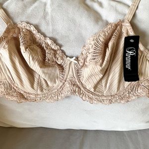 👏👏 NWT Paramour Unlined Gorgeous Bra 36 DD Stripes Delight Cream 👏👏